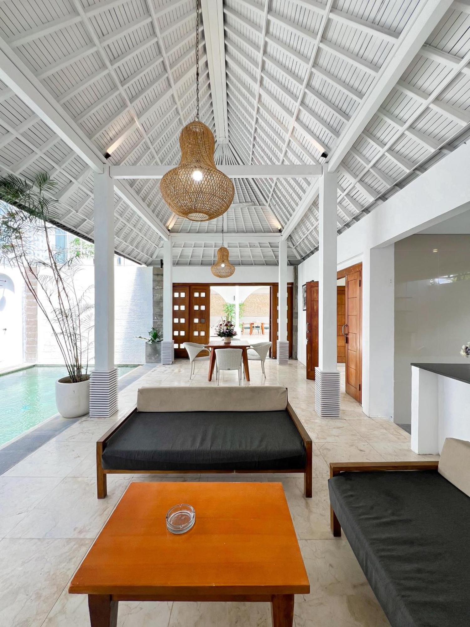 Apple Villas & Apartments Kerobokan Екстериор снимка