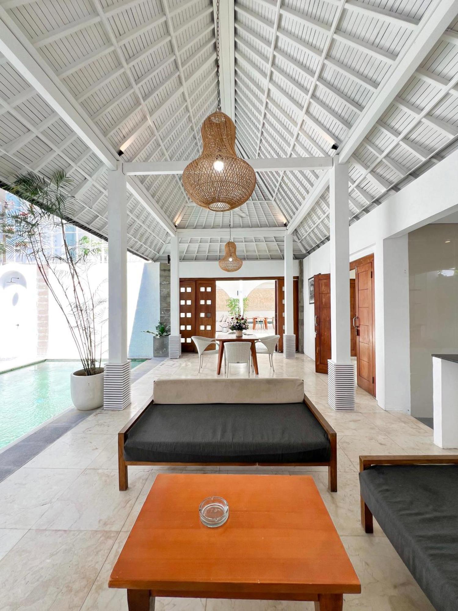 Apple Villas & Apartments Kerobokan Екстериор снимка