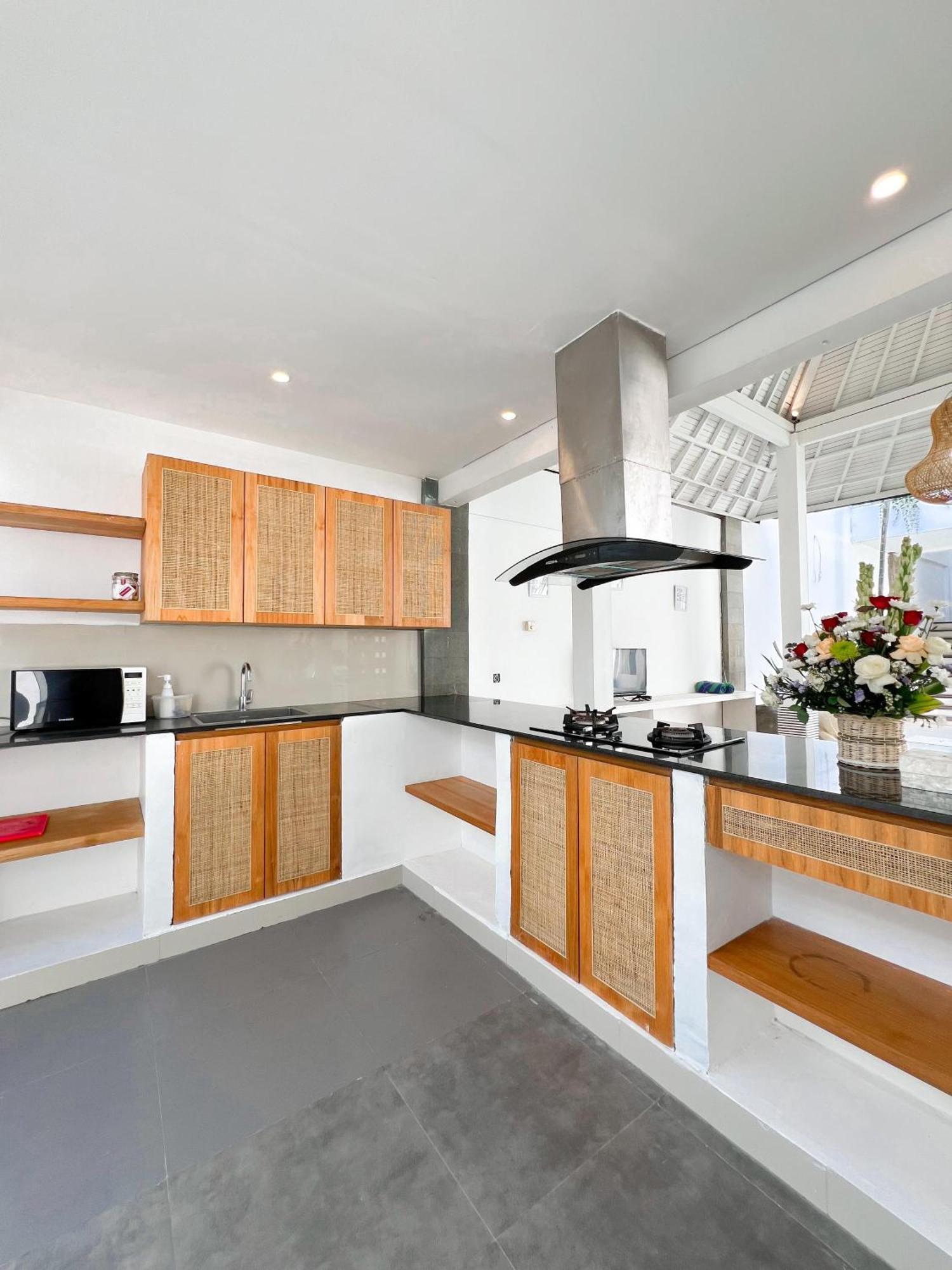 Apple Villas & Apartments Kerobokan Екстериор снимка